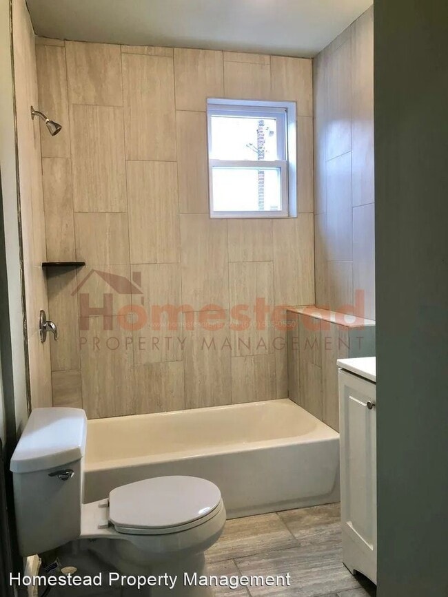 Building Photo - 3 br, 1 bath House - 301 Greenway Ave