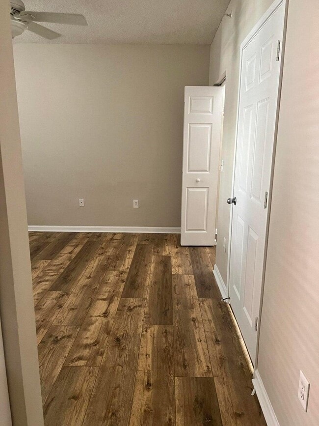 Building Photo - 720 S Sapodilla Ave