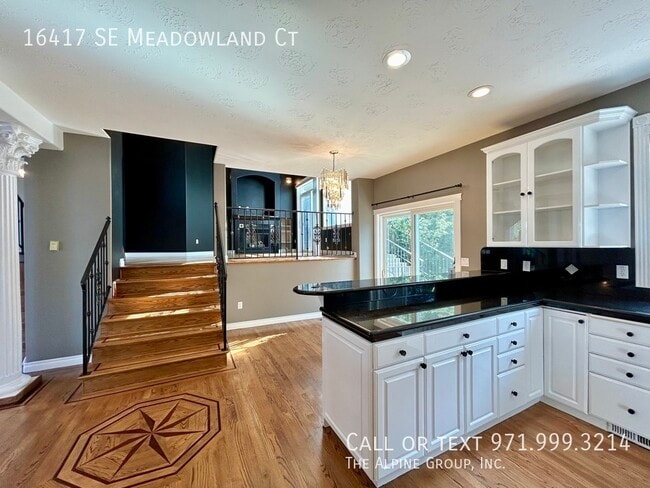 Building Photo - 16417 SE Meadowland Ct