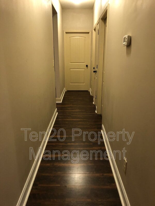 Building Photo - 2 Golden Eagle Ct