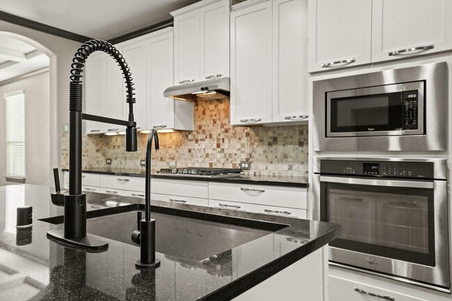 Building Photo - 14105 N Lake Branch Ln