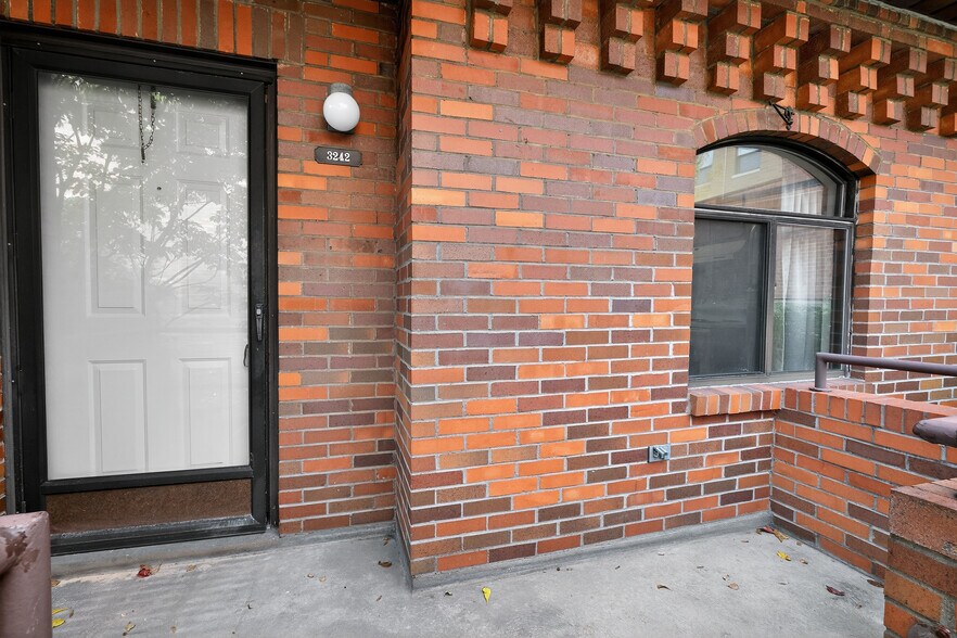 Building Photo - 3242 Niagara Sq