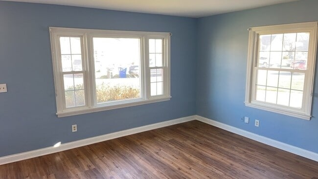 Building Photo - 4230 Reading Rd