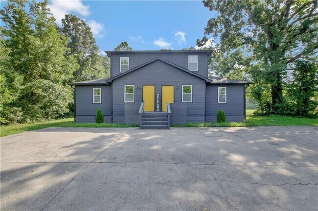 Primary Photo - 551 Valley Hill Rd SE