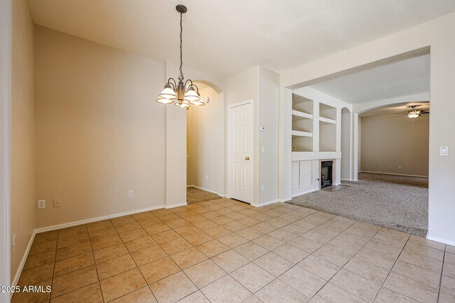 Building Photo - 8442 W Mary Ann Dr