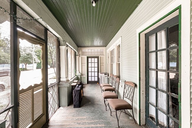 Building Photo - 408 E State St