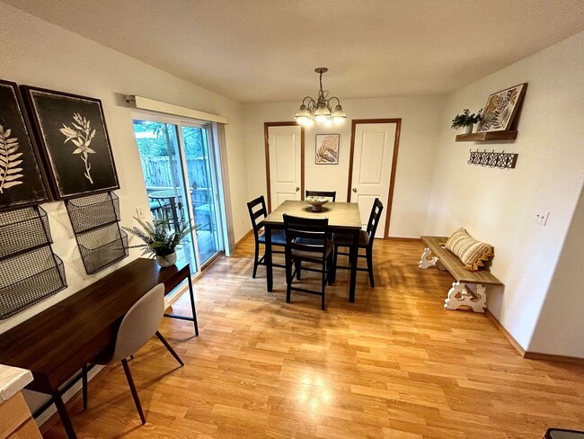 Building Photo - Charming 4 Bed/2.5 Bath Retreat!