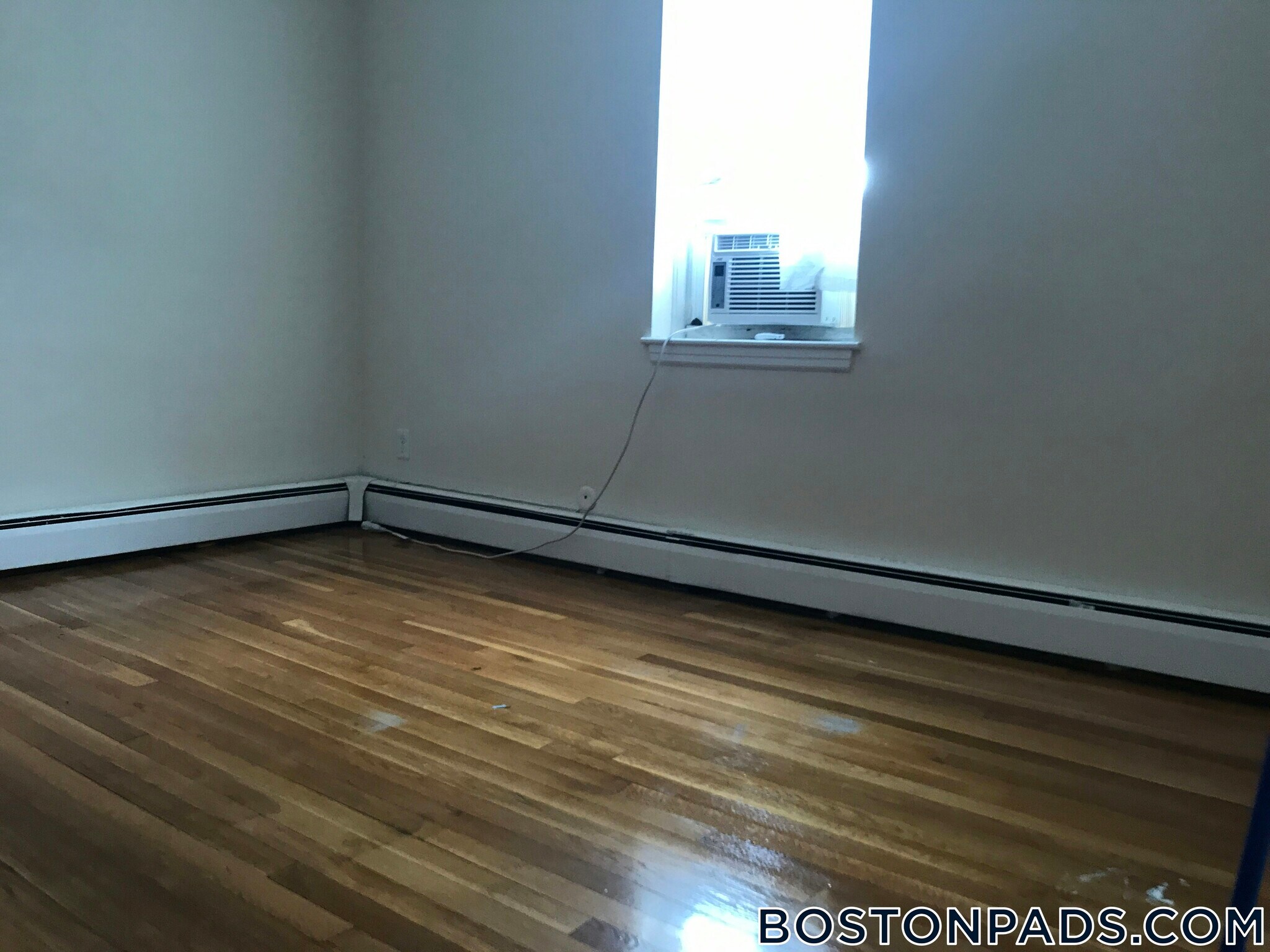 Building Photo - 180 N Beacon St