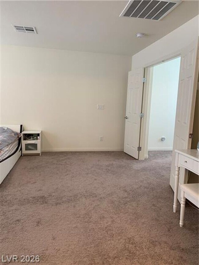 Building Photo - Nearly New! Stunning 5-Bedroom Home with Modern Features