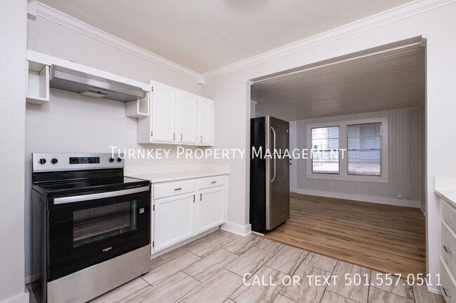 Building Photo - 324 N Jackson St