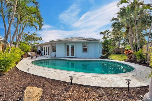 Building Photo - 999 SE 6th Terrace