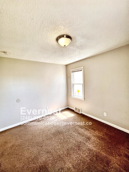 Building Photo - 6901 Heyden St