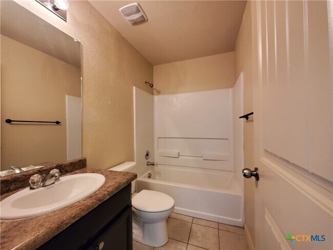 Building Photo - 1536 Gateshead Dr