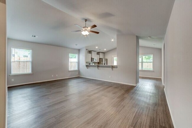 Building Photo - Brand new 4/2/2 in Elysian Fields!