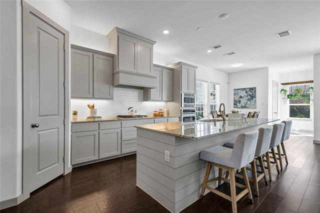 Building Photo - 8886 Ice House Dr