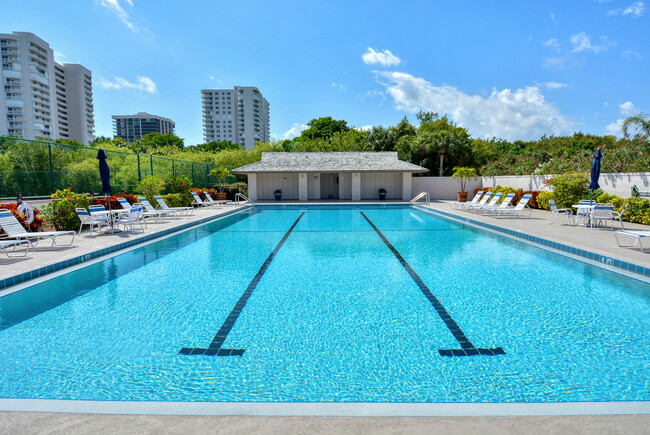 Heated pool and sauna - 5055 N Highway A1A