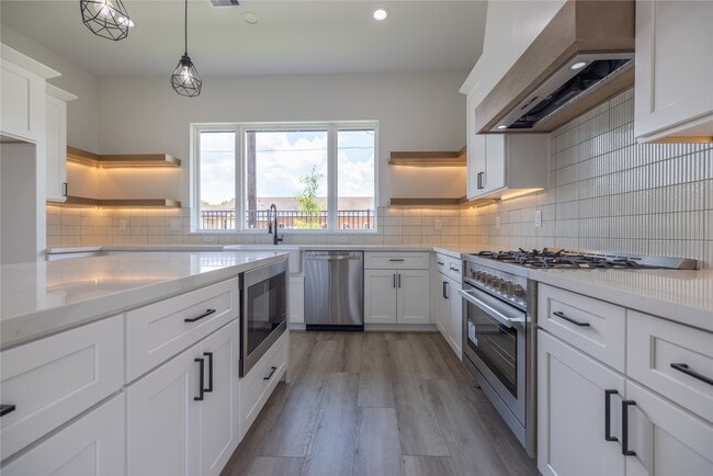 Building Photo - 1816 West St