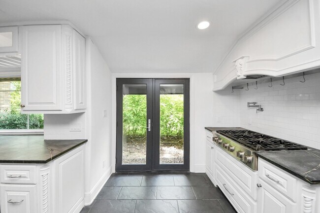 Building Photo - 4126 Pecan Bend Dr