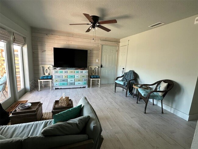 Primary Photo - 5006 Starfish Dr SE