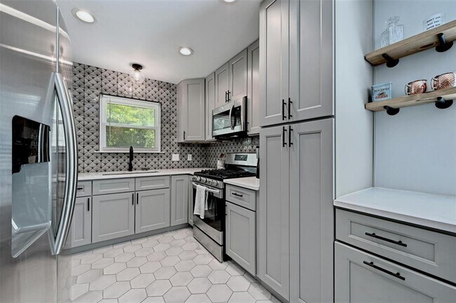 Building Photo - 4613 Cedargrove Dr