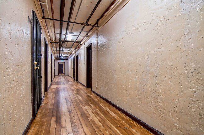 Interior Photo - mon5233