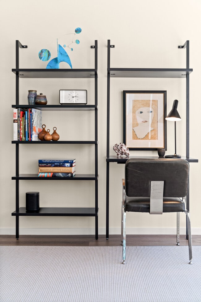 Building Photo - 340 W Diversey Pkwy