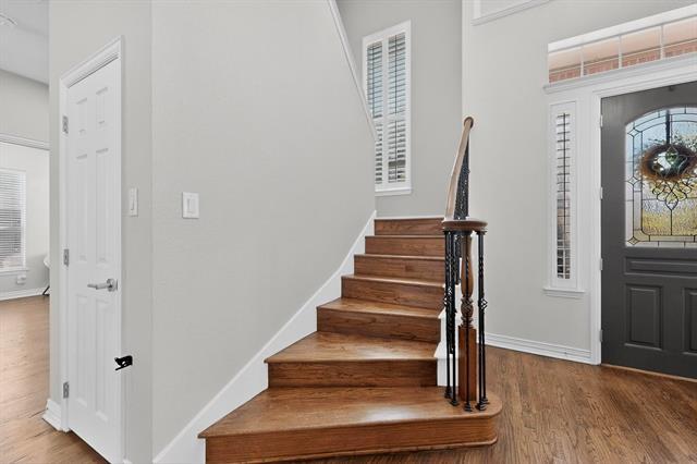 Building Photo - 2701 Scenic Dr