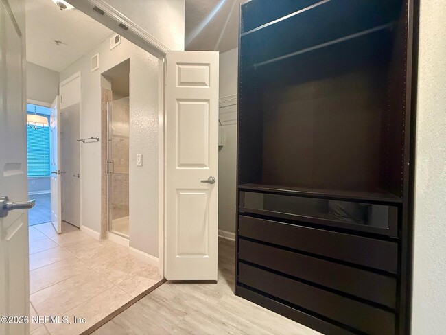 Building Photo - 8539 Gate Pkwy W