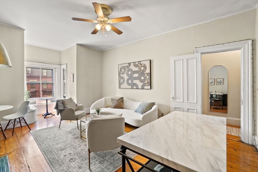 Building Photo - 298 Marlborough St