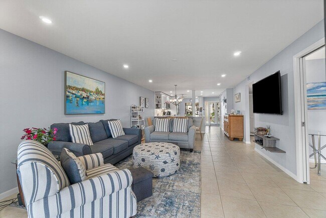 Building Photo - 5188 Oakhill Ln