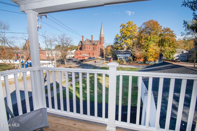 Building Photo - 4 Van Buren St