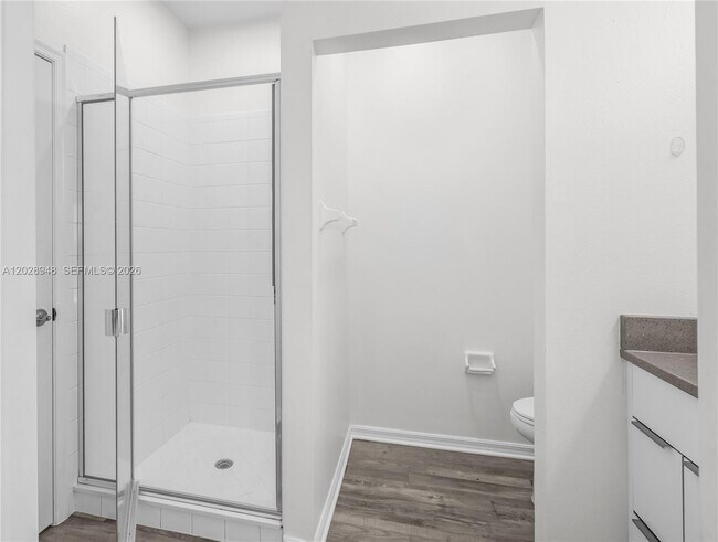 Building Photo - 434 Castlemain Cir