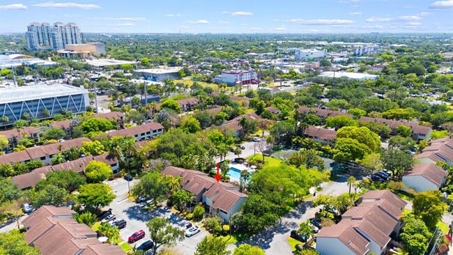 Building Photo - 344 City View Dr