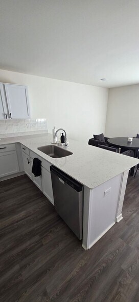 Building Photo - 134 Lang Farm Rd