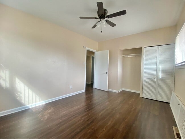 Building Photo - 3 bed 1 bath 2 car garage now available in...