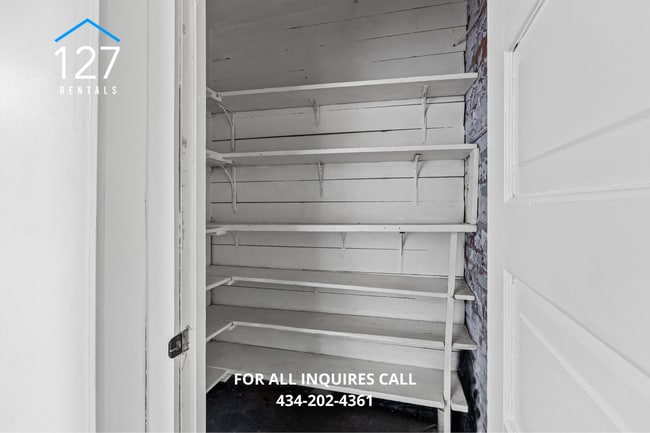 Building Photo - Cozy Upstairs 1-Bedroom Apartment in Fort ...