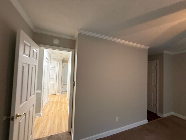 Building Photo - Spacious Two Bedroom, 2nd Floor Condo with...