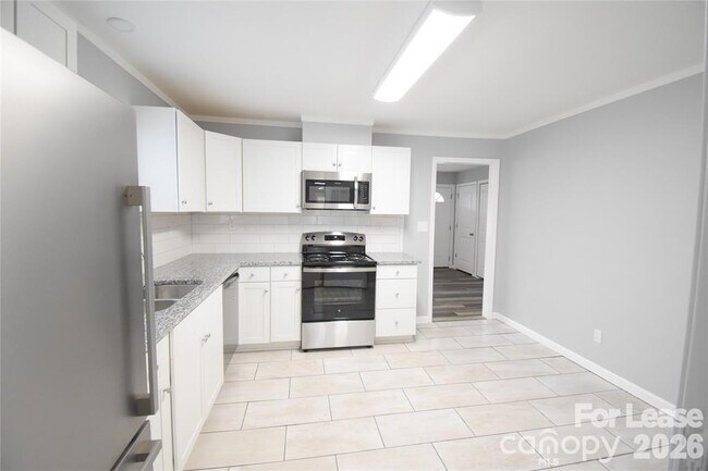 Building Photo - 924 Edgegreen Dr