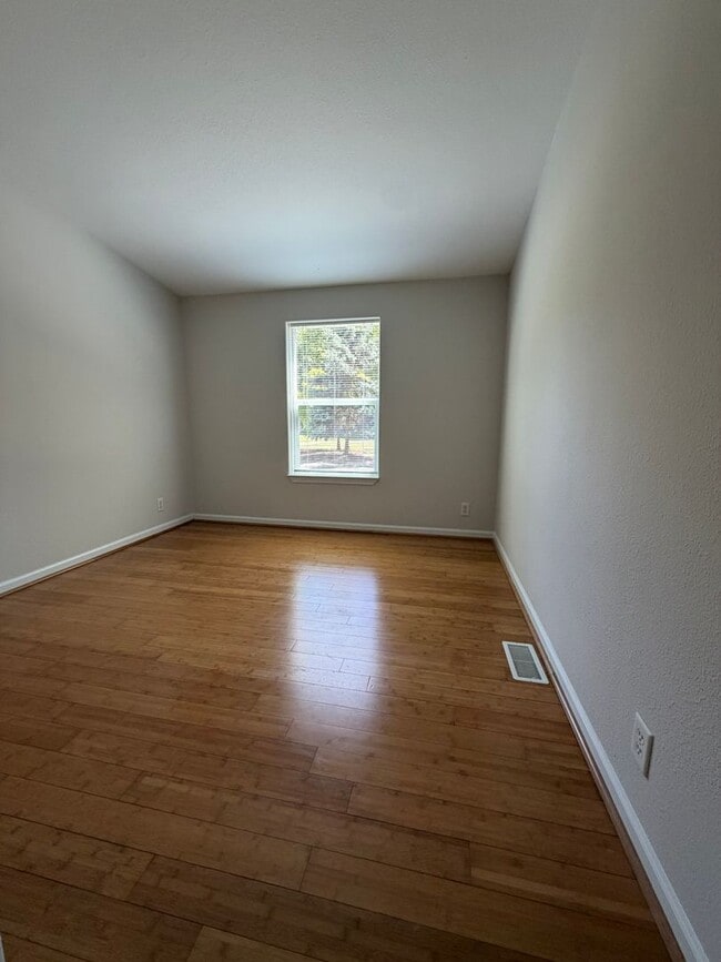 Building Photo - Peaceful Living – 3 Bedroom, 2 Bath Single-Family Home