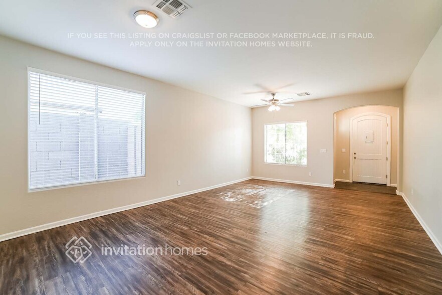 Building Photo - 1648 S 174th Ln
