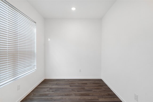 Building Photo - 5307 Sleepy Fox Ln