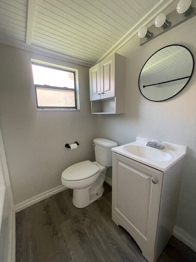 Building Photo - 4 Bedroom Home Near Downtown Stephenville