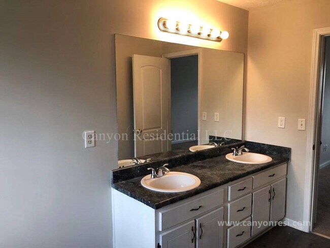 Building Photo - 4543 Latchwood Dr