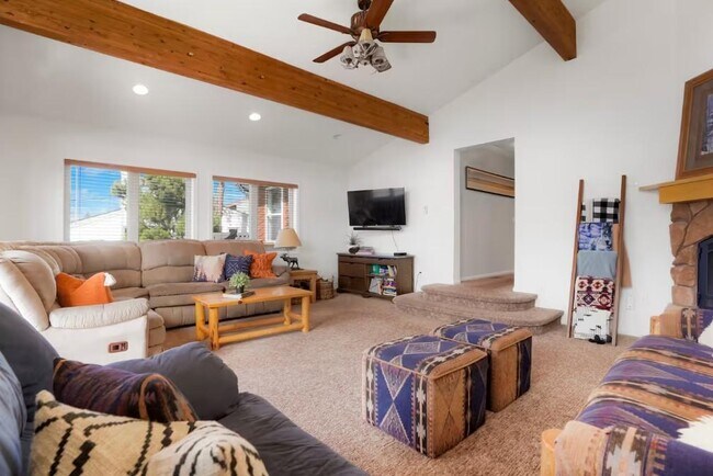 Building Photo - 552 Wapiti Ln