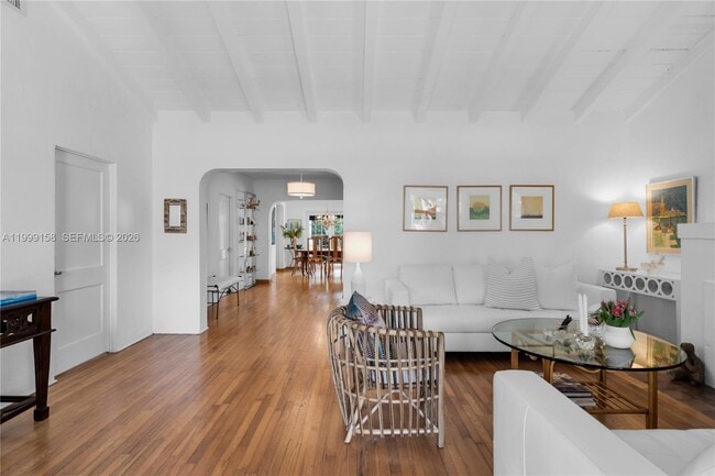 Building Photo - 4072 Park Ave