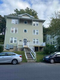 Building Photo - 14 N Spring St