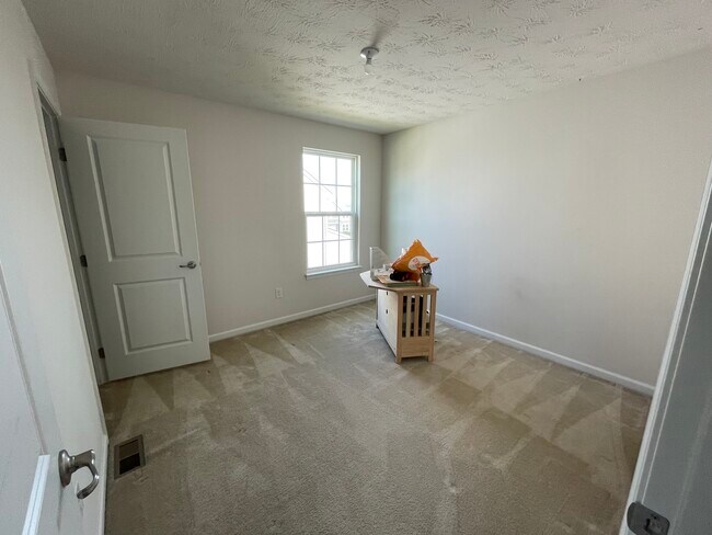 Building Photo - 1164 Trovillo Dr