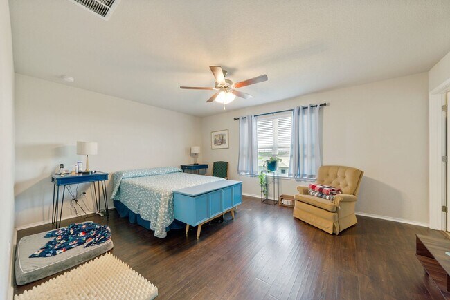 Building Photo - Stylish 4-Bedroom Home with Solar & Game R...
