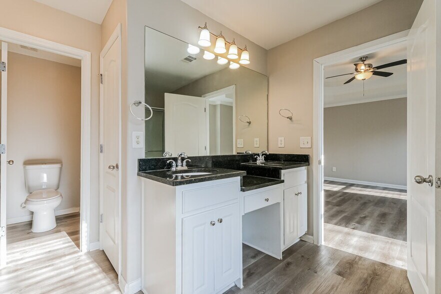 Building Photo - 1990 Lily Valley Dr