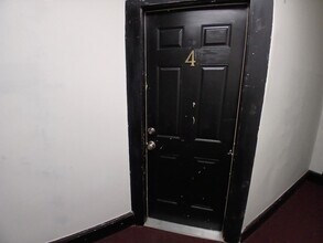 Building Photo - 126 E Main St